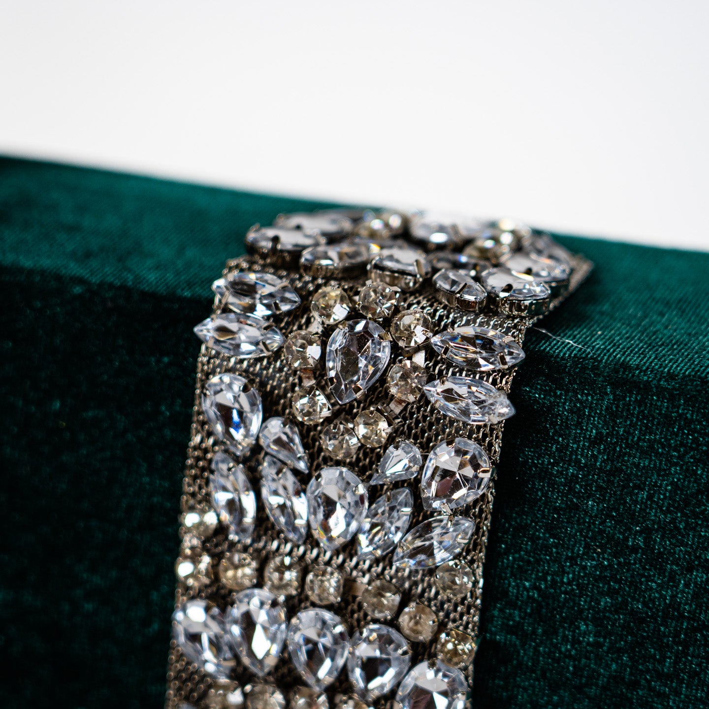 Embellished Velvet Handbag - Green