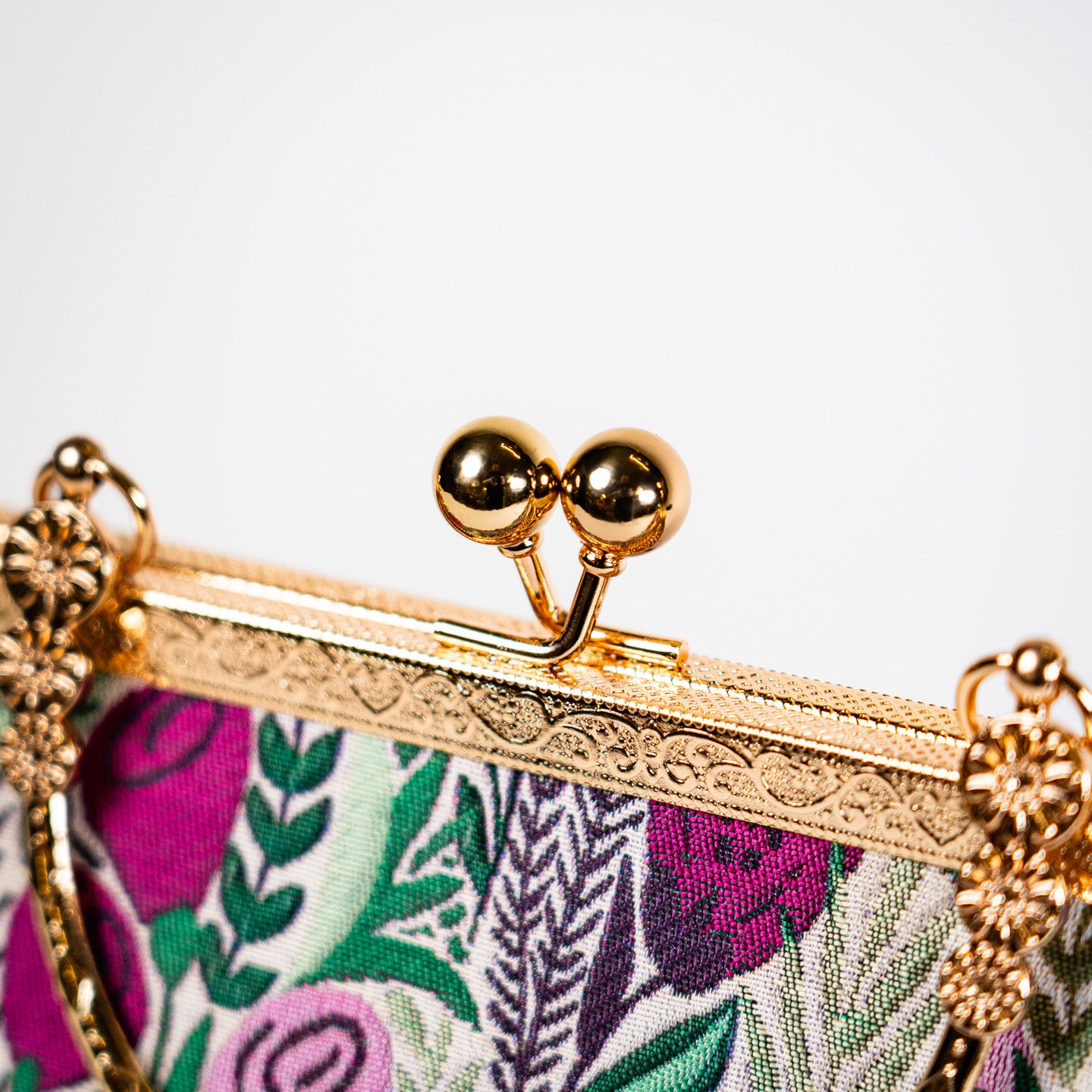 Lovely Daisy Kiss Lock Handbag - Purple