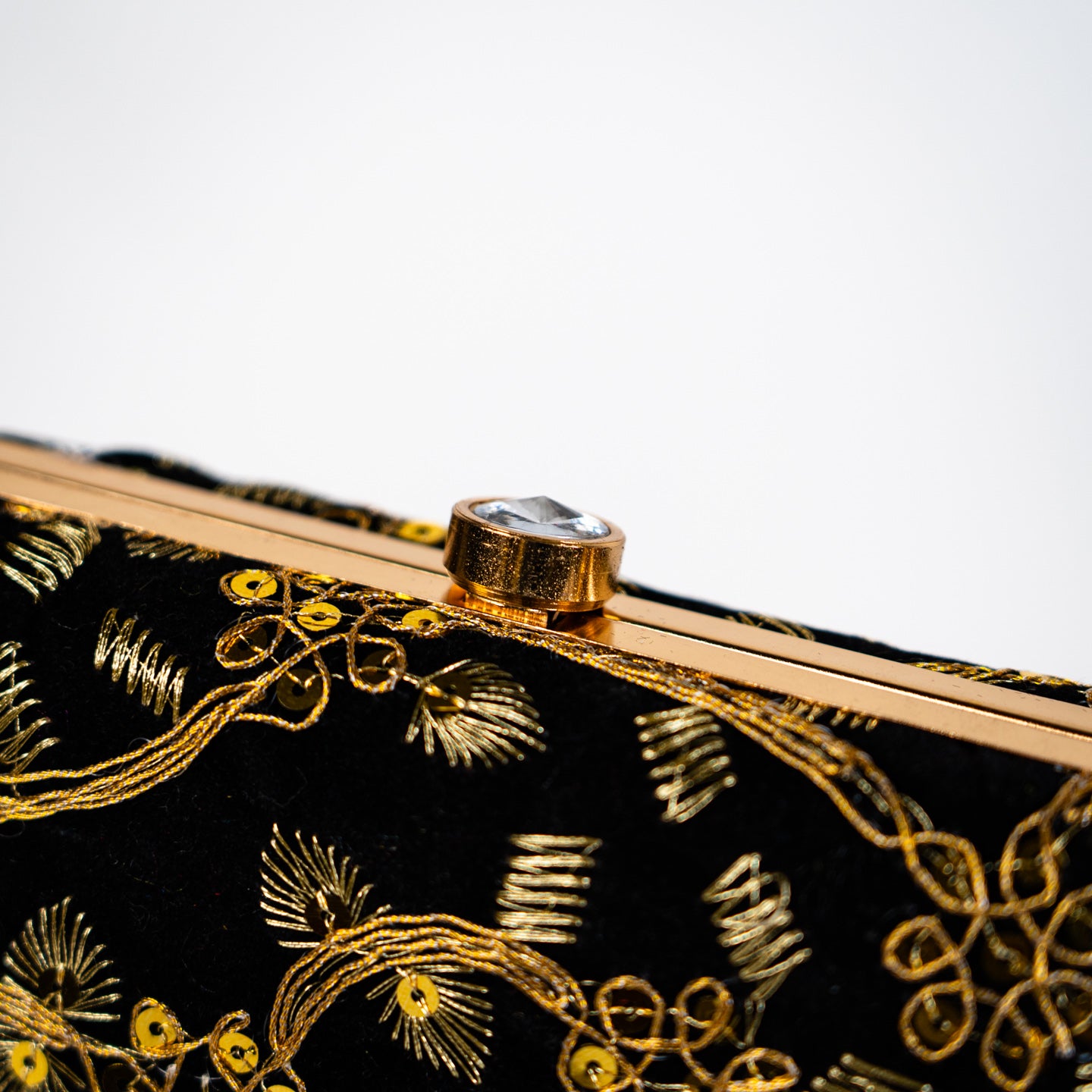 Golden Vine Clutch - Black